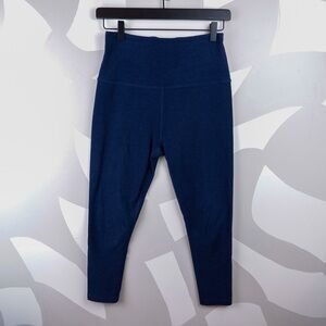 Beyond Yoga Navy Capri Leggings | M